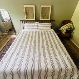 King size duvet cover and 2 king size pillow shams